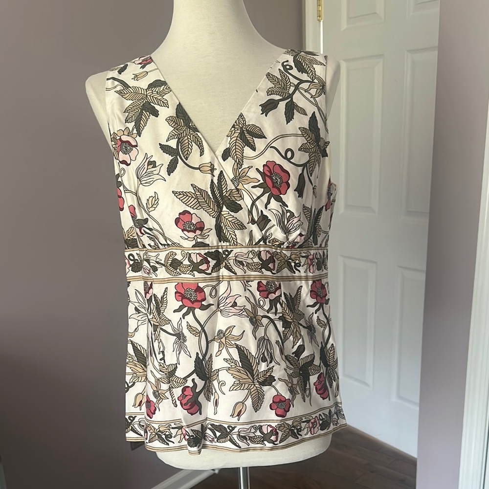Ann Taylor Floral V-Neck Sleeveless Top